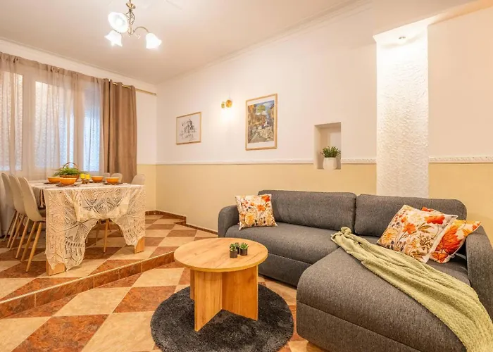 Lejlighed Belle Epoque-sofia-free Parking